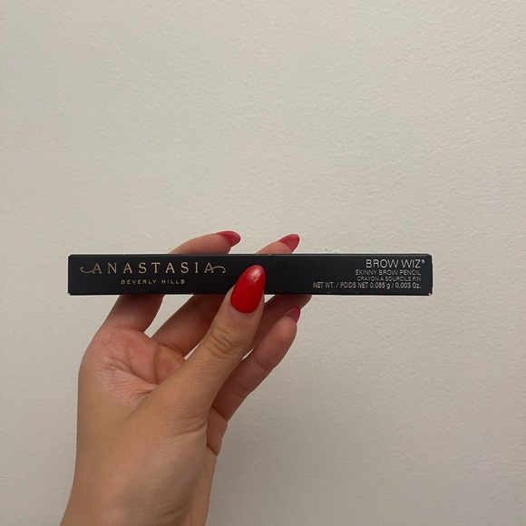 Anastasia brow wiz in Medium Brown - Picture 5 of 5